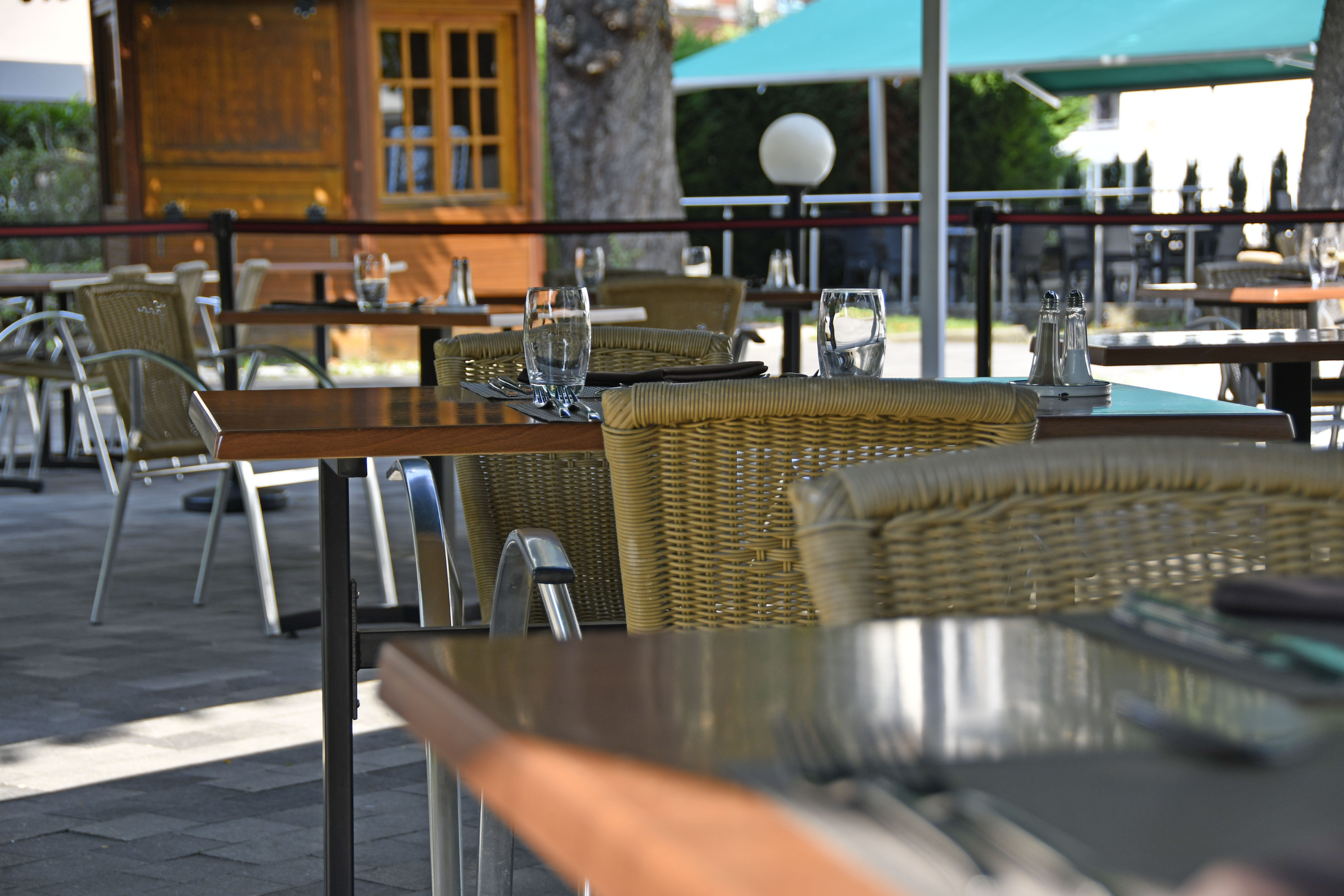 table dressée exterieur 2